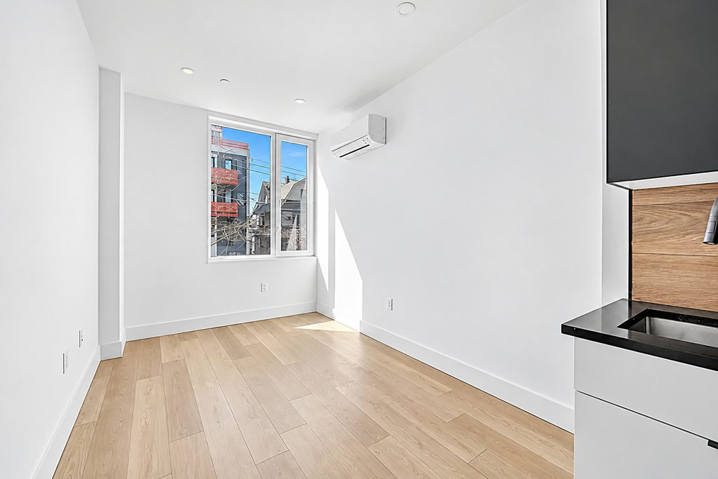 1629 Brooklyn Avenue - Photo 2