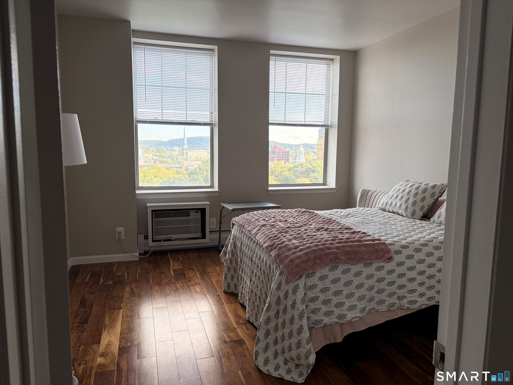 265 College Street - Photo 6