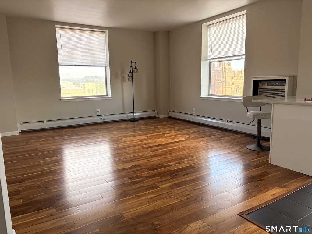 265 College Street - Photo 0