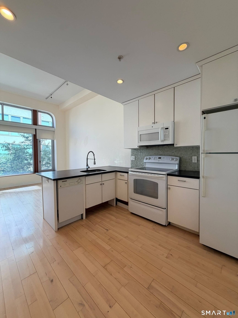 804 Chapel Street - Photo 1