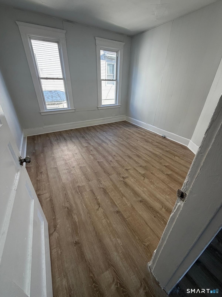 183 Chestnut Avenue - Photo 1