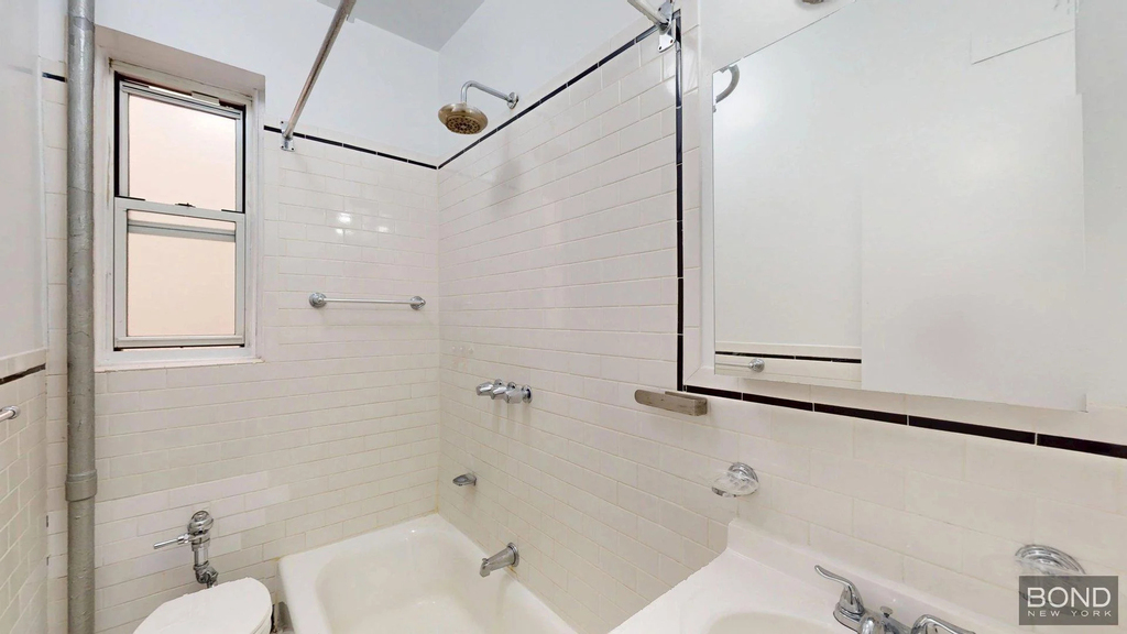 117 West 13th Street - Photo 2