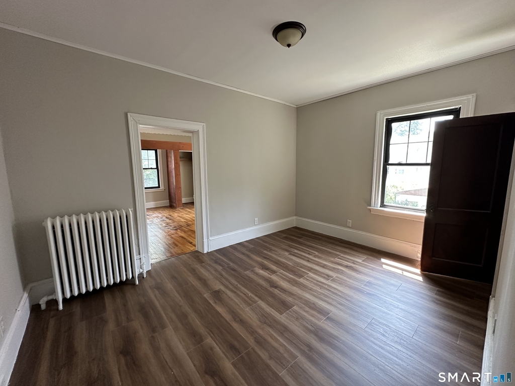 304 Edgewood Street - Photo 3