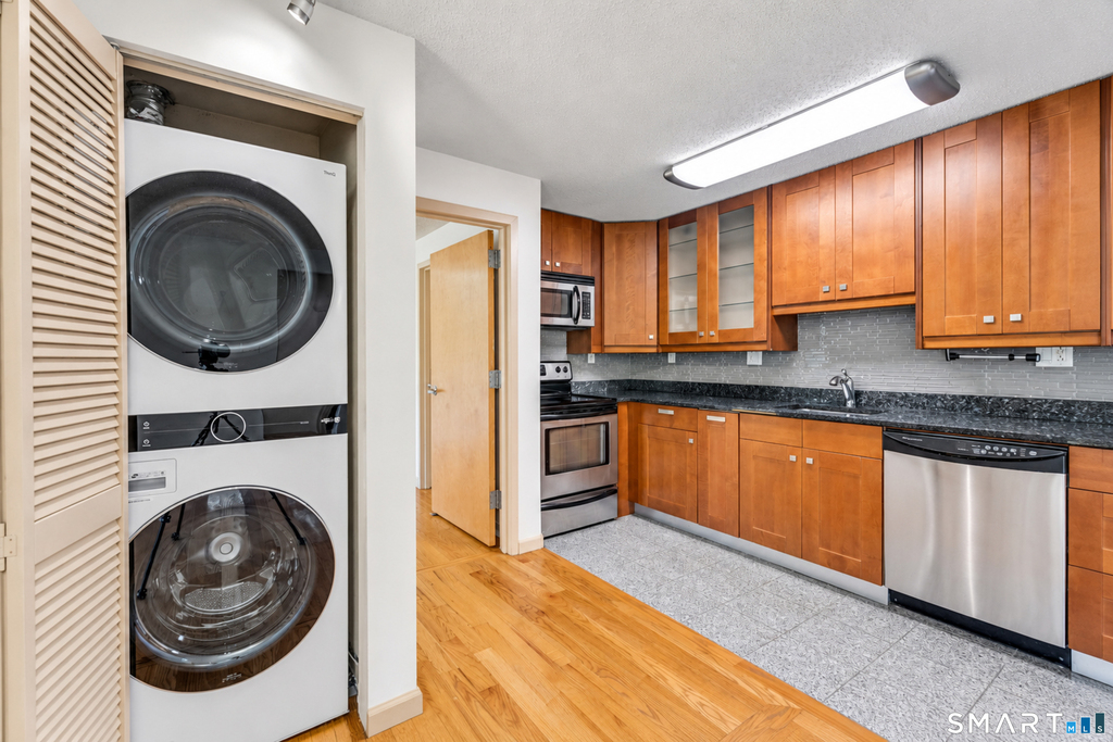 184 Pequot Avenue - Photo 8