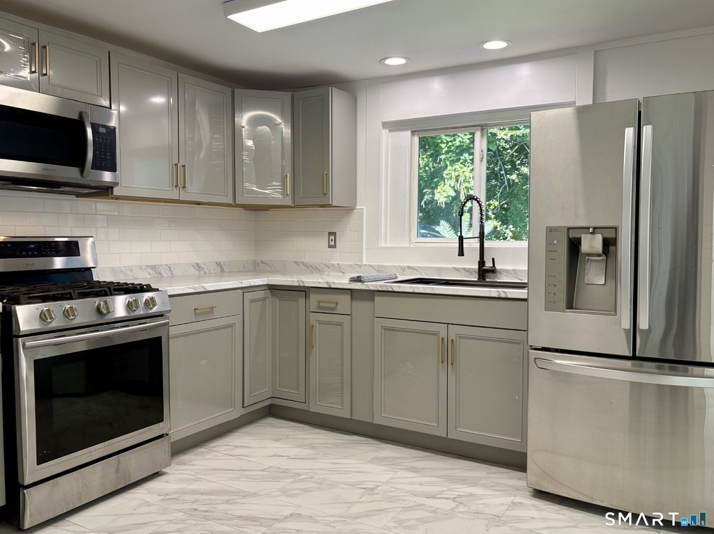 331 Munson Street - Photo 9