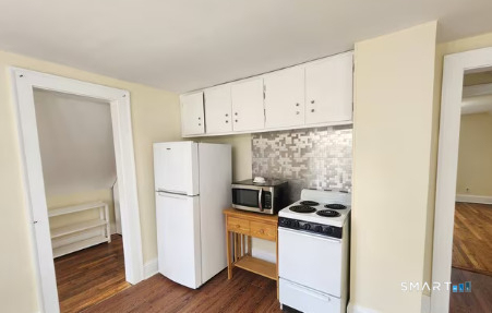 49-1/2 Silver Street - Photo 1