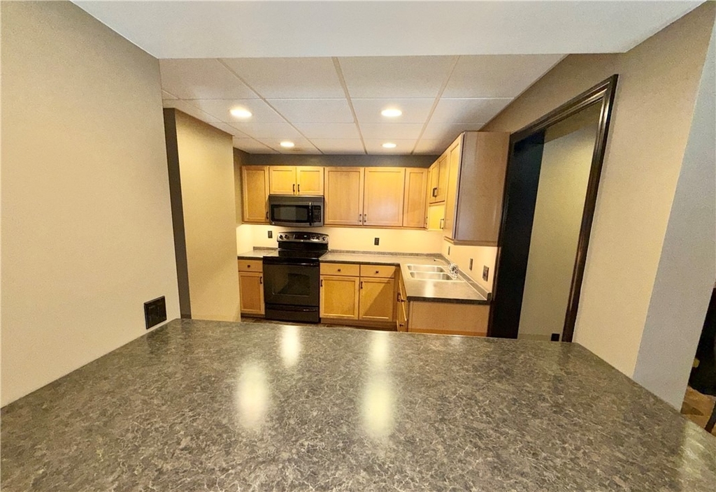 5 1/2 Gallatin Ave - Photo 3