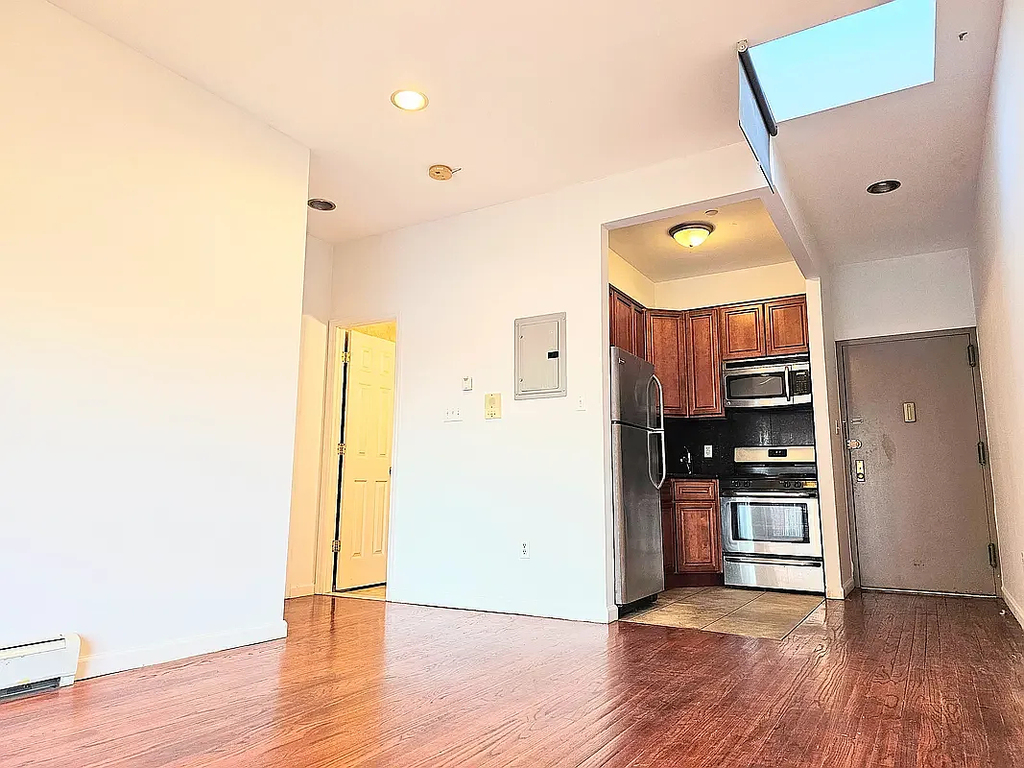 754 40th Street - Photo 1