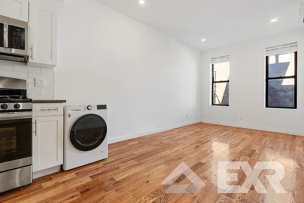 453 Irving Avenue - Photo 2