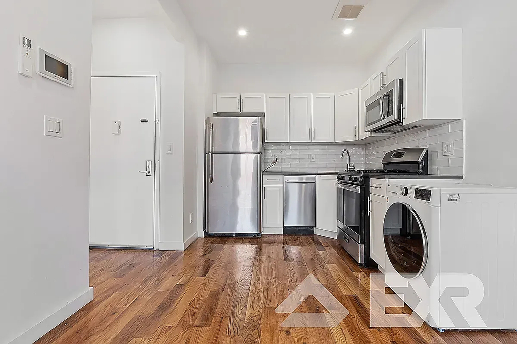 453 Irving Avenue - Photo 4