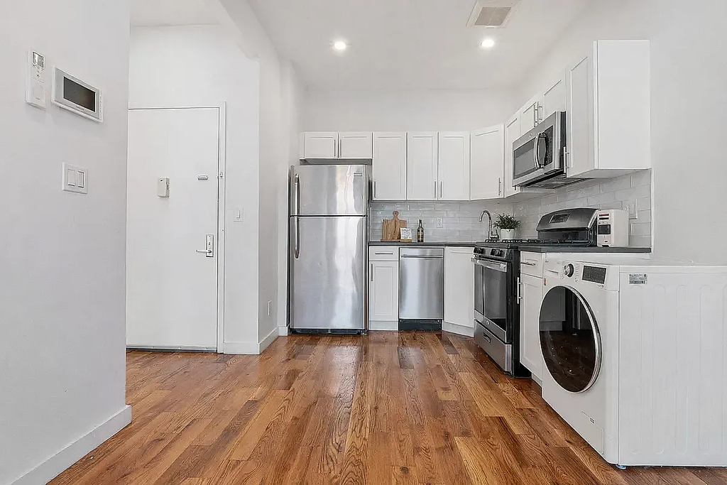 453 Irving Avenue - Photo 3