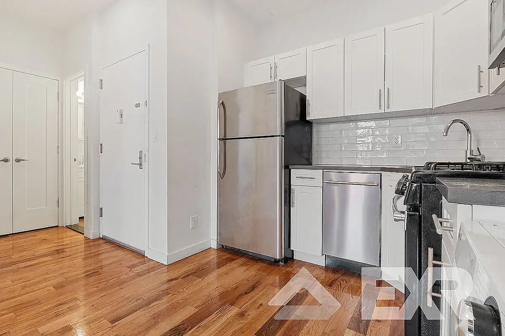 453 Irving Avenue - Photo 13