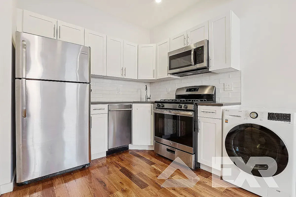 453 Irving Avenue - Photo 11