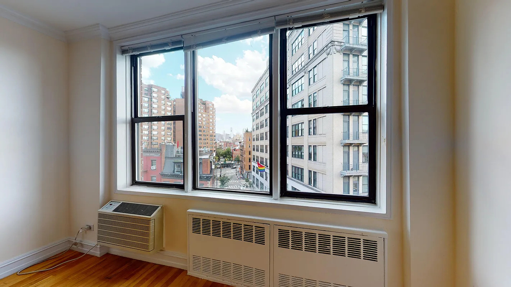 West 13th Street - Photo 9