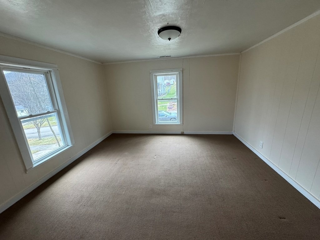 211 W 2nd Street - Photo 5