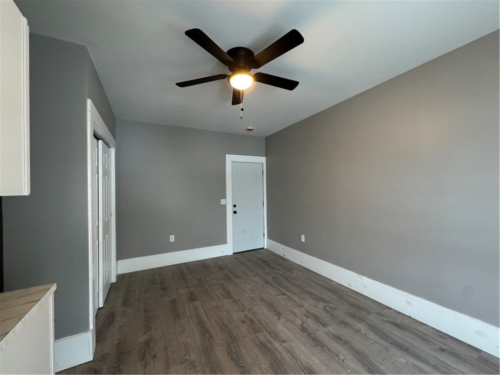2042 Dewey Avenue - Photo 3