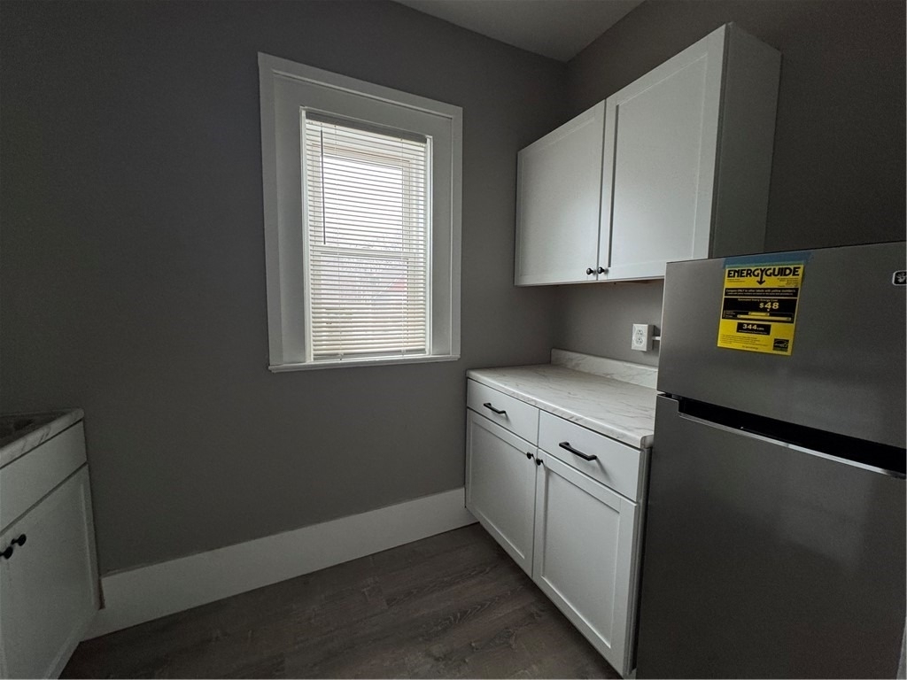 2042 Dewey Avenue - Photo 4
