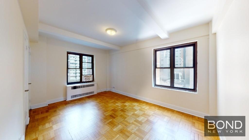 East 56th Street - Photo 5