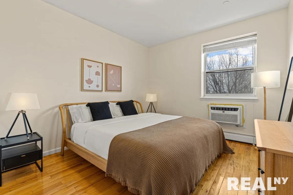 15th Street - Photo 1