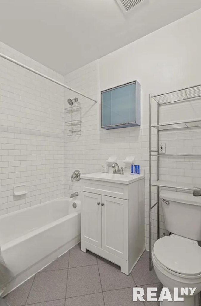 15th Street - Photo 4