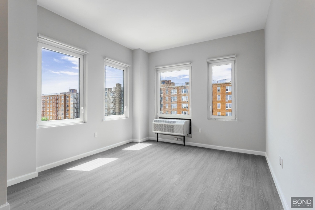 183-03 Hillside Avenue - Photo 3