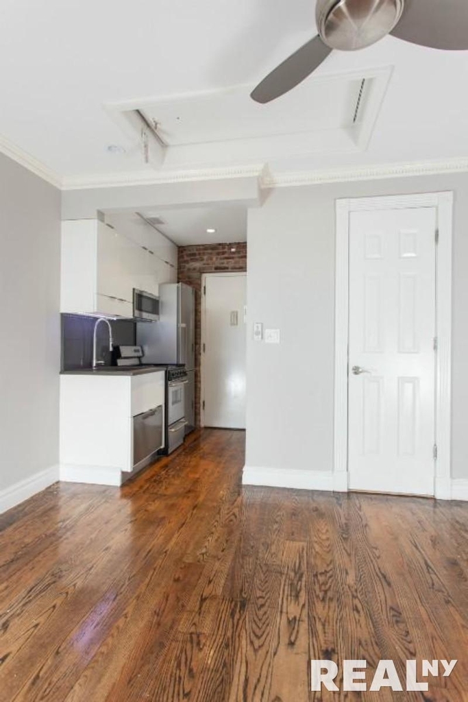 West 14th Street - Photo 1