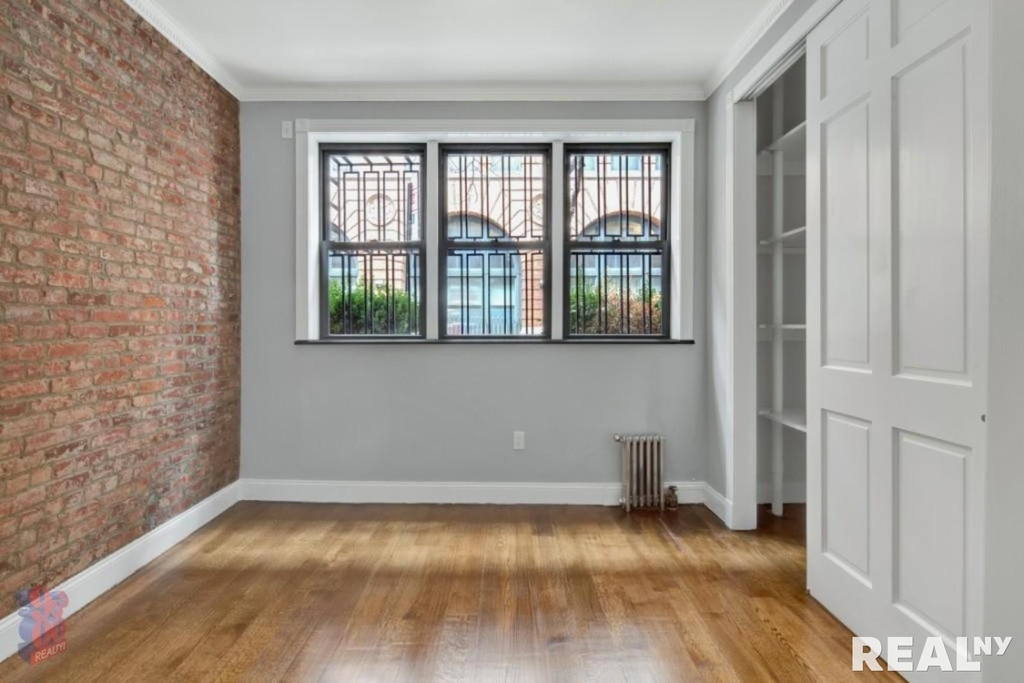East 26th Street - Photo 3