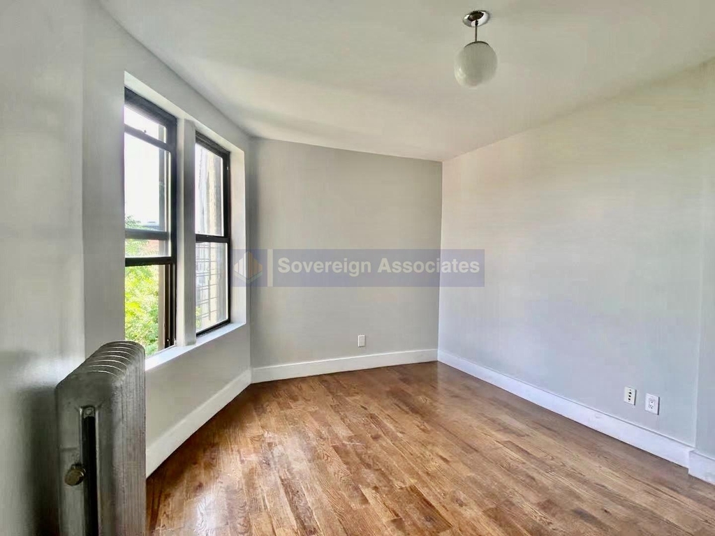 25 Vermilyea Avenue - Photo 2