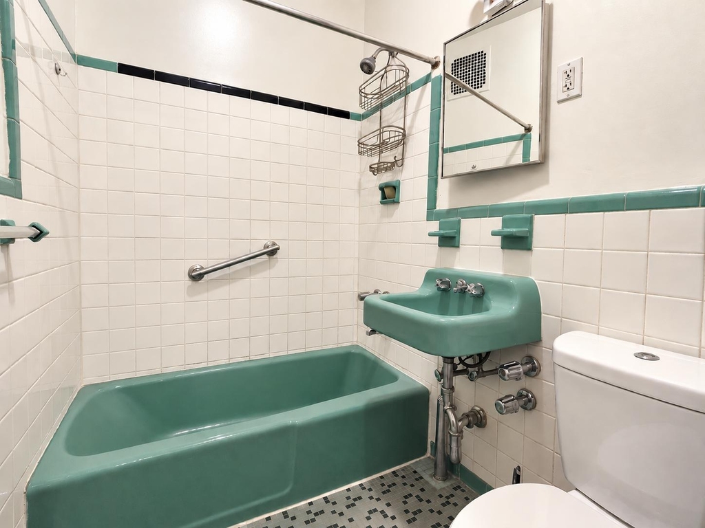928 Amsterdam Avenue - Photo 7