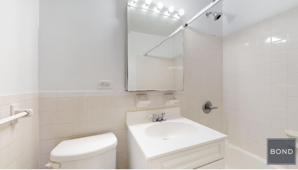 East 91st Street - Photo 3