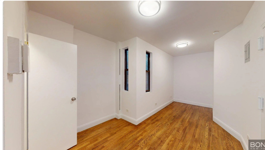 East 89th Street - Photo 2