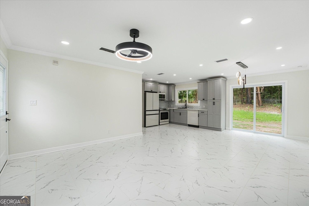 6073 Fieldcrest Drive - Photo 3