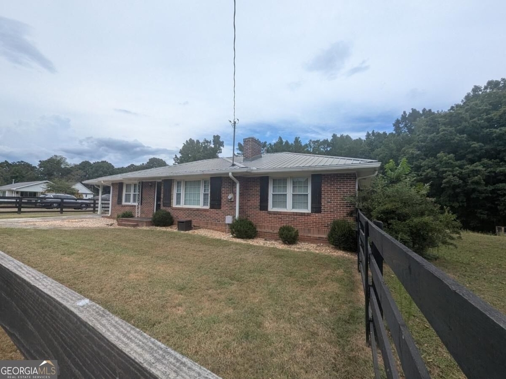 6115 Jewell Bennett Road - Photo 0
