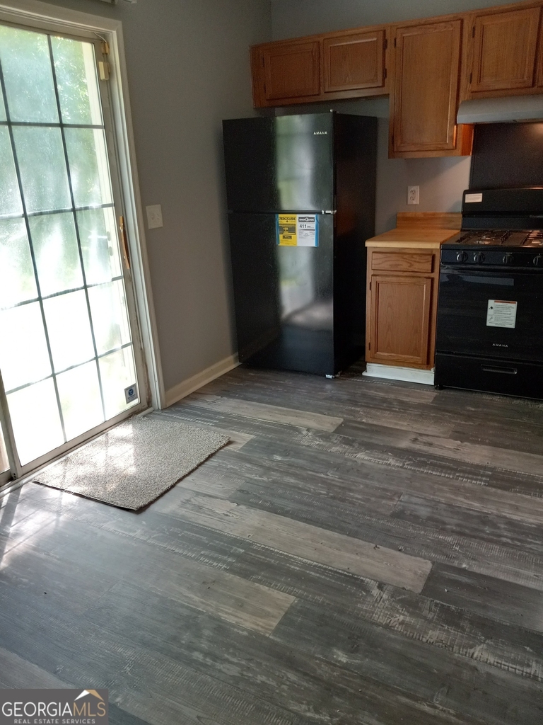 2036 Charter Manor - Photo 3