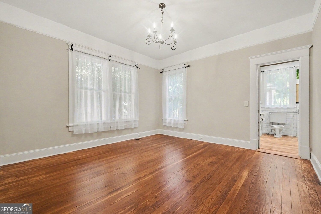 954 United Avenue Se - Photo 17