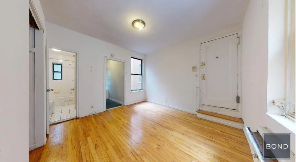 East 75th  Street  - Photo 0