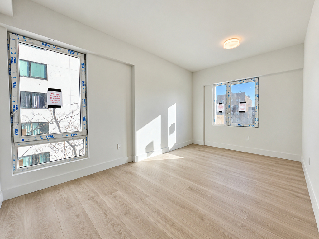 80 Linden Blvd - Photo 0