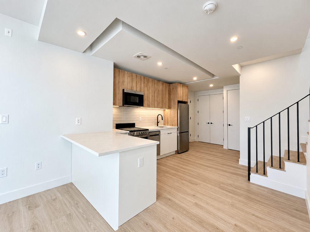80 Linden Blvd - Photo 3