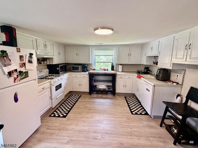 80 North St - Photo 2