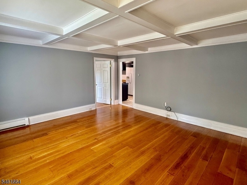 288 Greenwood Ave - Photo 1