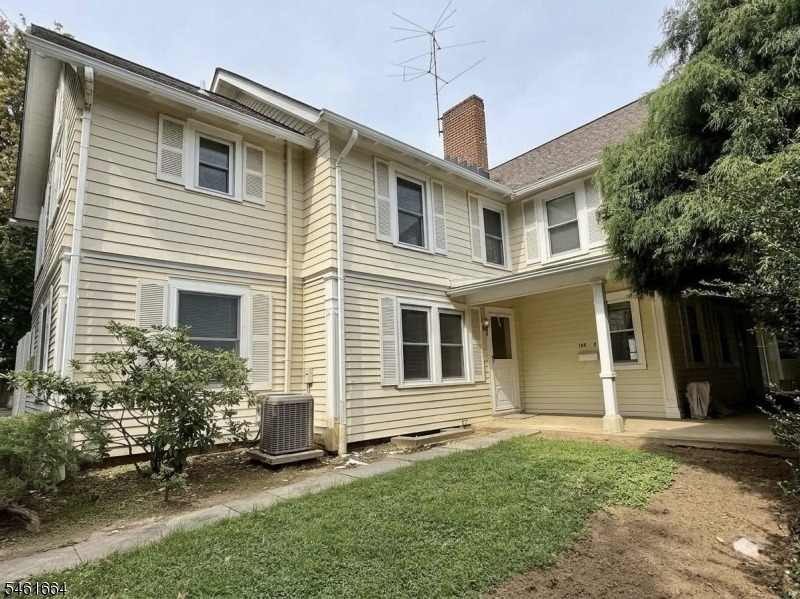 288 Greenwood Ave - Photo 0