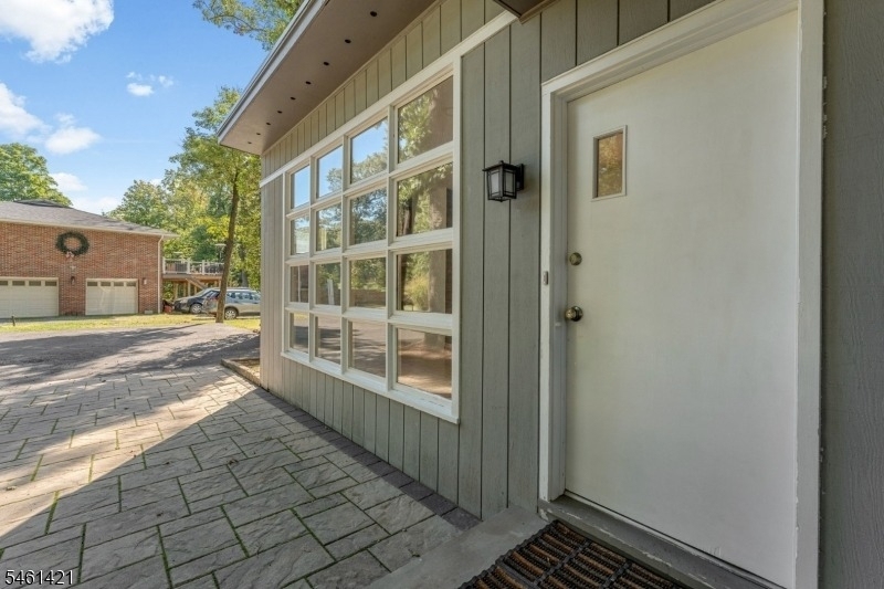 879 Vosseller Ave - Photo 2