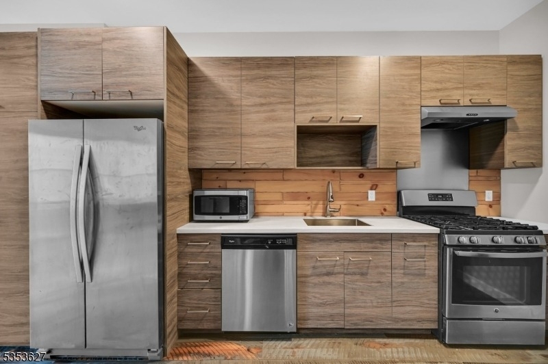 180 Spring St - Photo 4