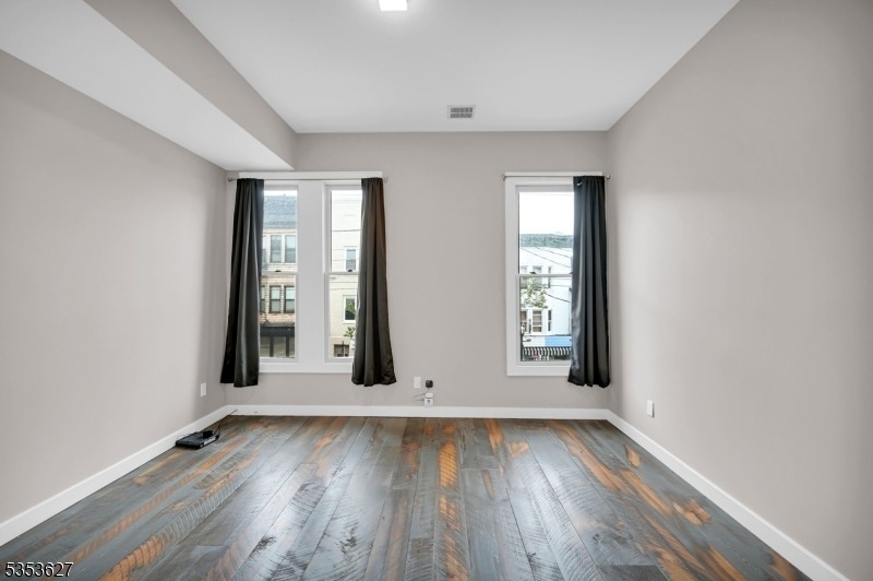 180 Spring St - Photo 11