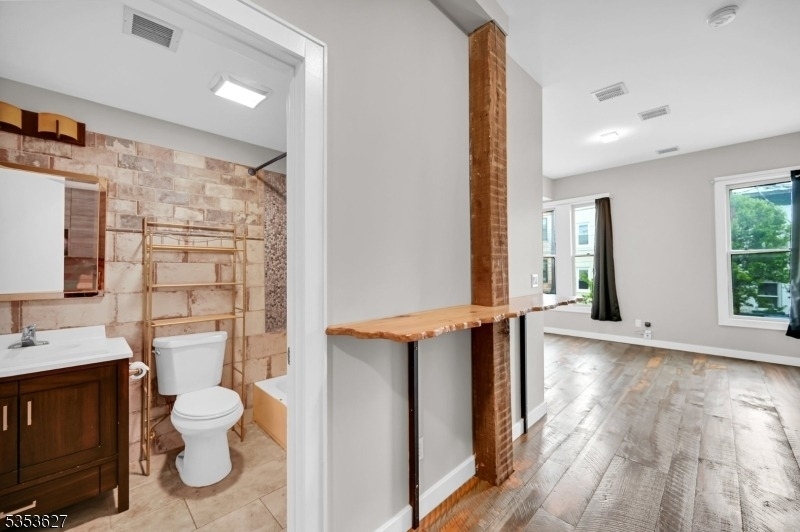 180 Spring St - Photo 5