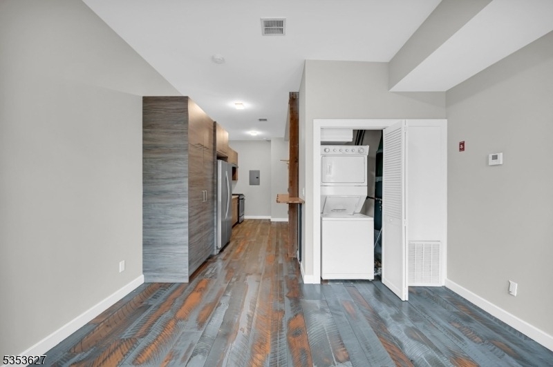 180 Spring St - Photo 9