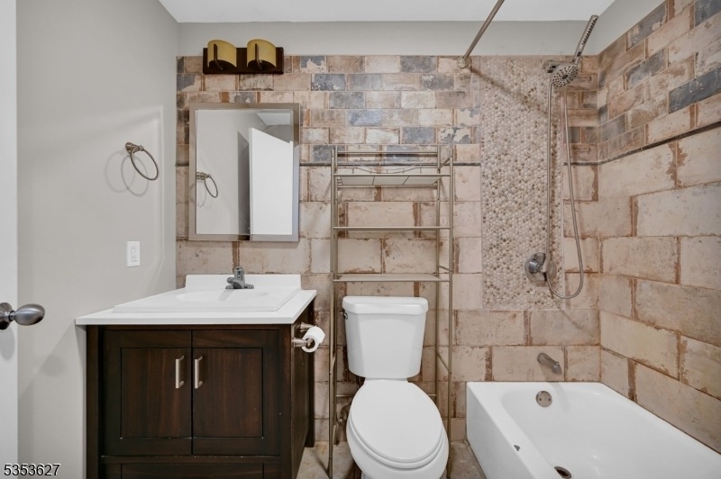 180 Spring St - Photo 7