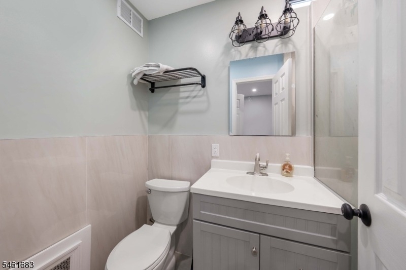 166 Victor St Unit 1 - Photo 11