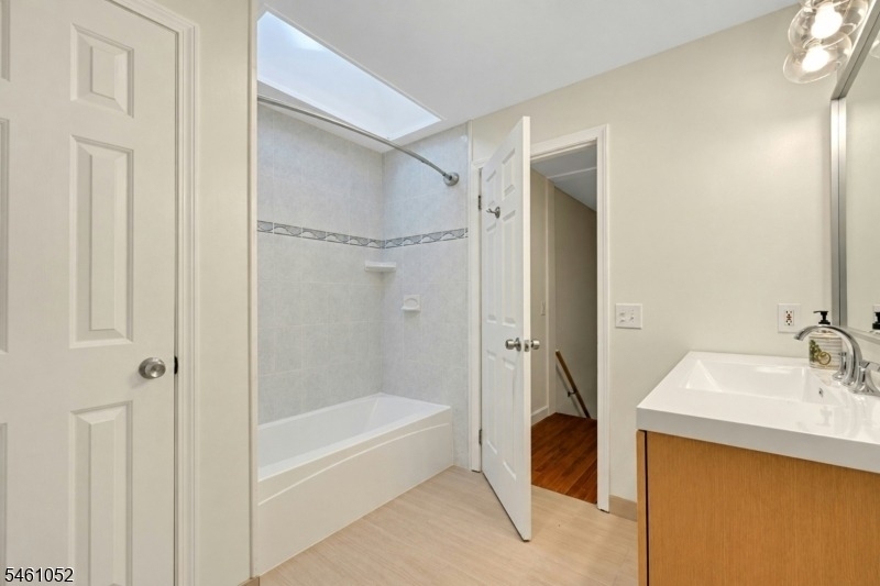 233 Mount Hope Ave - Photo 19