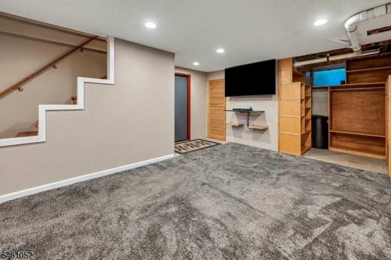 233 Mount Hope Ave - Photo 20